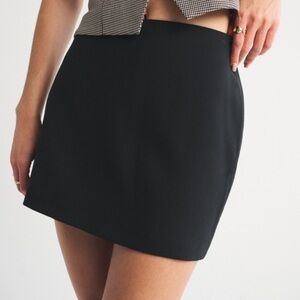 ABERCROMBIE ultra high rise scarlett skirt in black size S